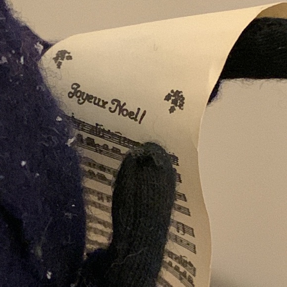 "THE CAROLERS"  SINGING MAN FIGURE 1982 - BUYERS CHOICE - Picture 6 of 10